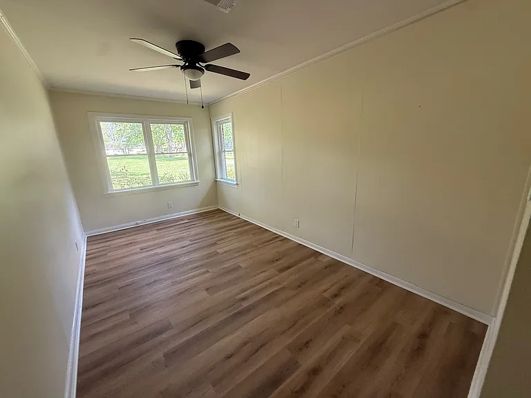 507 Lakeshore Dr — Photo 15