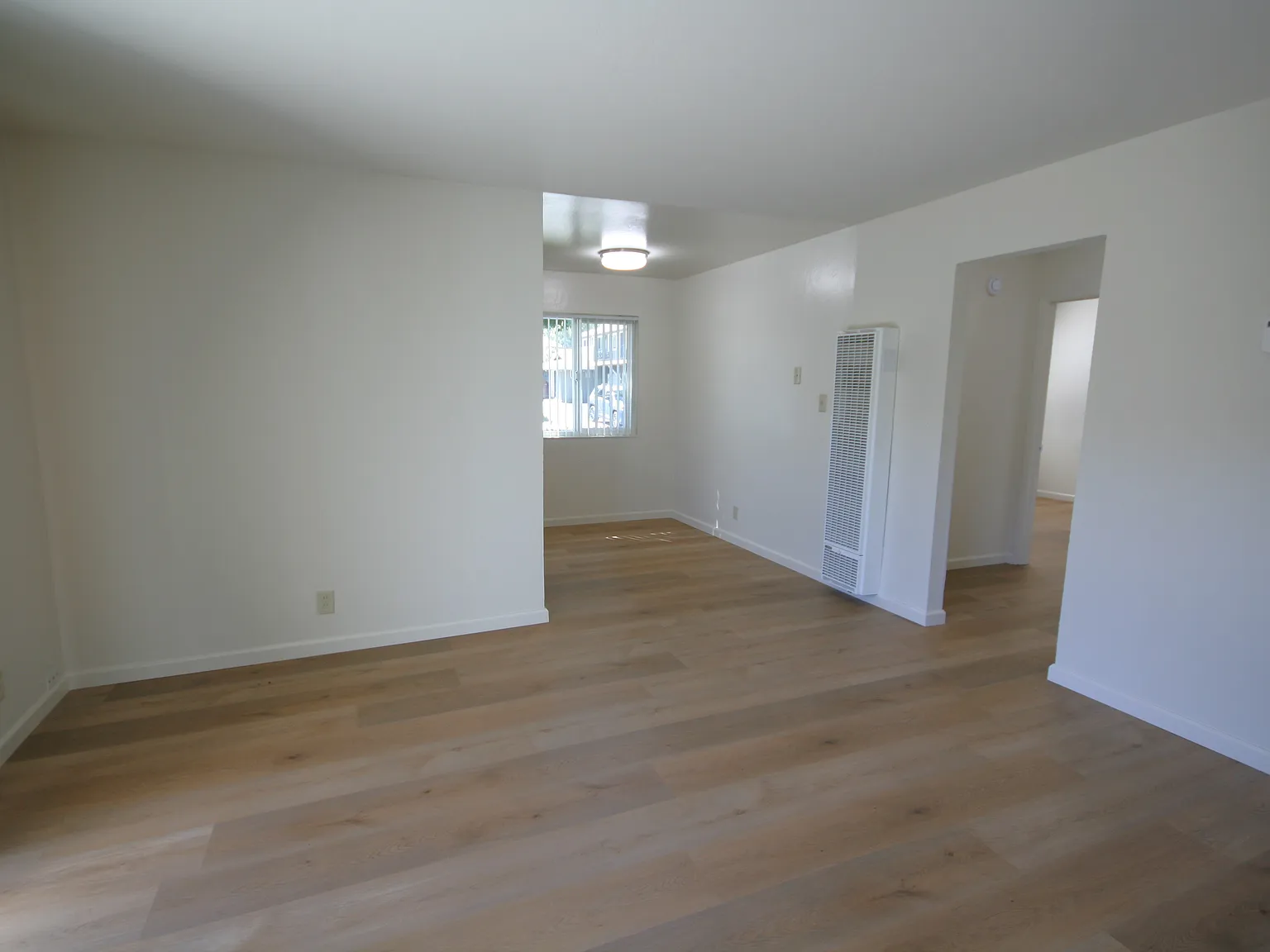 2 bed, 800 sqft, $2,995 — Photo 2
