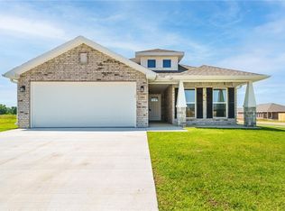 1801 Edwards St, Pea Ridge, AR 72751