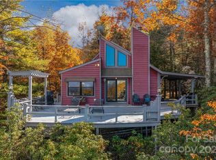 349 Timber Crest Dr, Zirconia, NC 28790