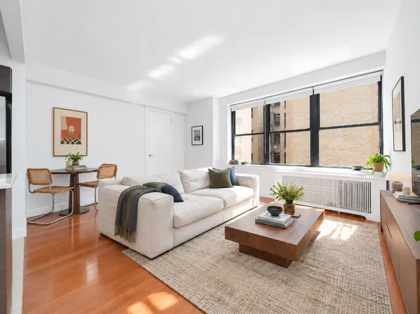 400 East 57th Street image 1 of 13