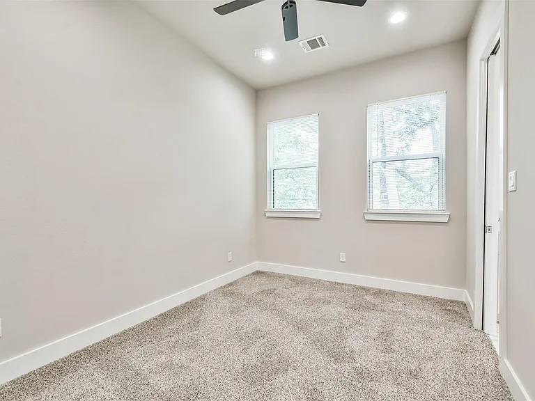 810 Mansfield St — Photo 40