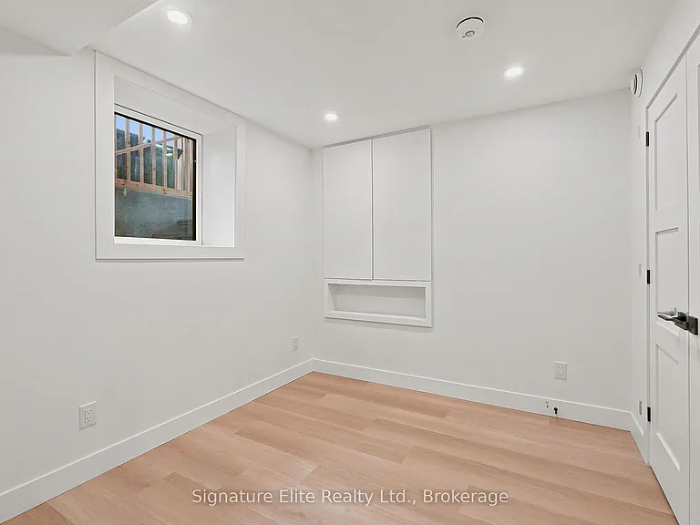 46 Byng Ave #LOWER — Photo 11