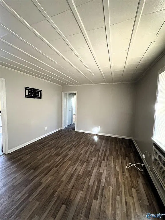 Broyles Avenue - 4100 - Unit 3 - 1 — Photo 3
