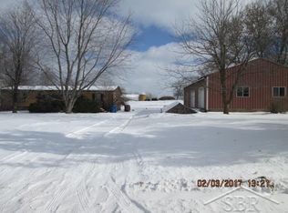 9084 N Leaton Rd, Clare, MI 48617
