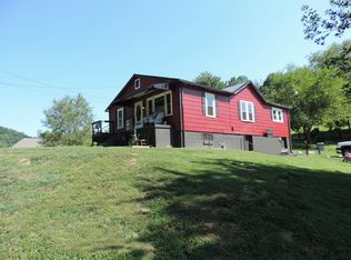 802 Brady Ln, Madison, WV 25130