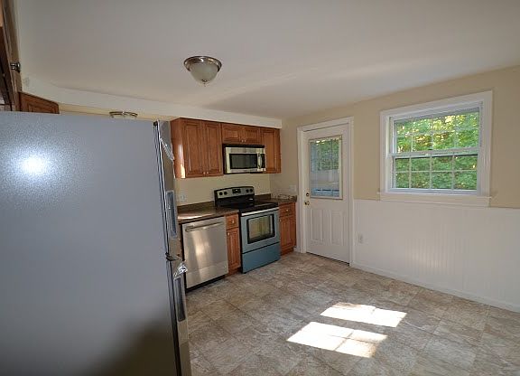 3rd image of 89 Mountain School Rd #A