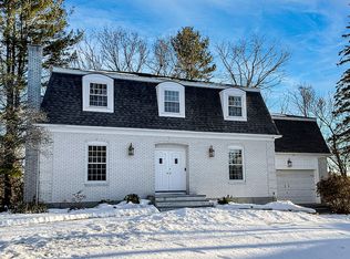 8 Skopelos Cir, Andover, MA 01810