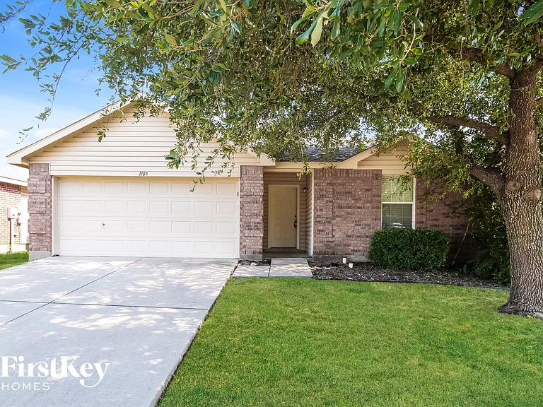 1105 Eagle Claw Dr — Photo 1
