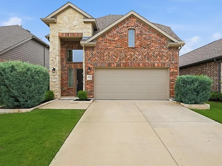 3916 Ford Dr — Photo 2