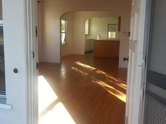 2nd image of 3818 Eagle St