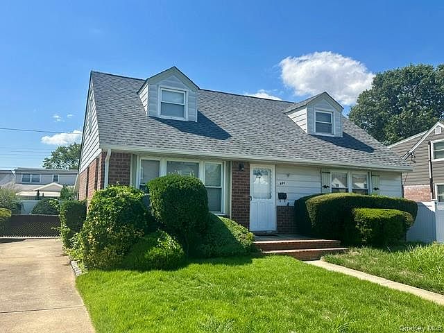 2nd image of 586 Martin Road