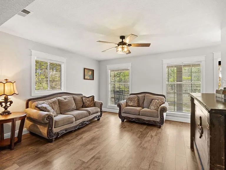 1691 Lake Vernon Rd — Photo 4