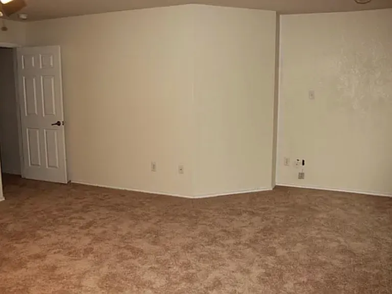 2115 Bigmouth Hook — Photo 16