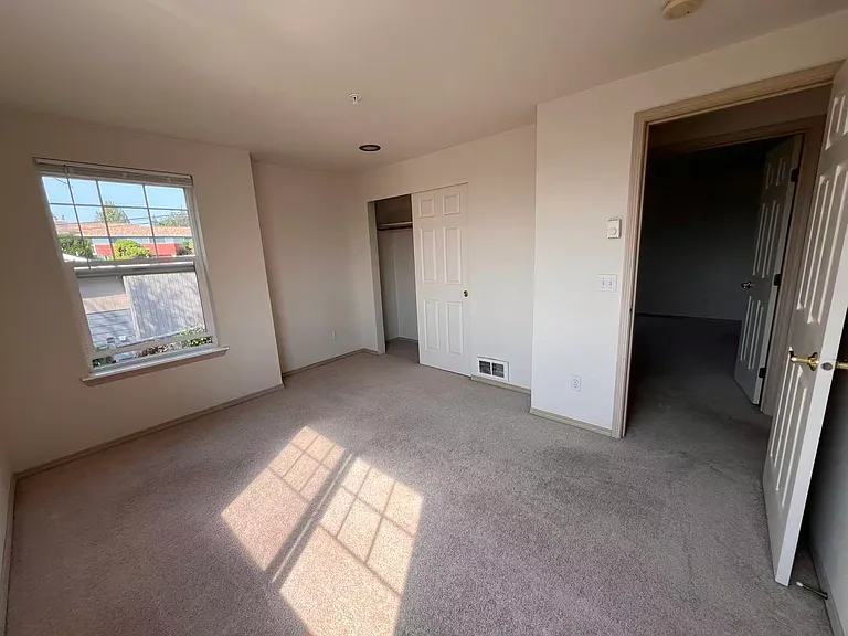 1160 Monroe Ave NE #D5 — Photo 12