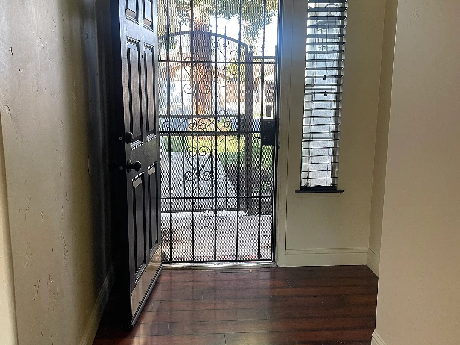 3 bed, 1390 sqft, $2,600 — Photo 3