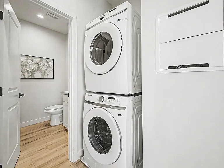 2601 E Clarendon Ave #9 — Photo 14