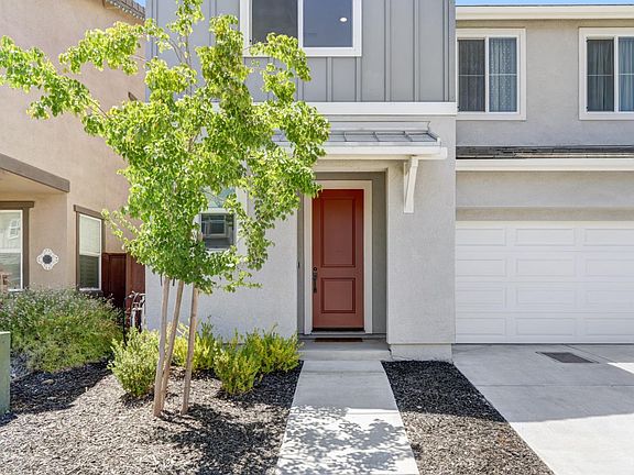 2nd image of 3321 Hackberry Way
