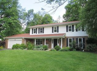 9841 Forestglen Dr, Montgomery, OH 45242