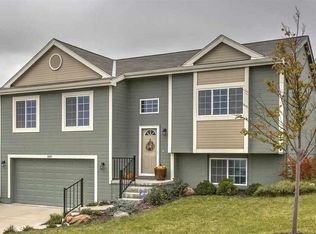 16910 Browne St, Omaha, NE 68116