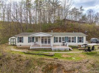 100 Ridgeway Dr, Bryson City, NC 28713