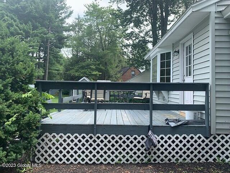 4th image of 10 Williams Park Road