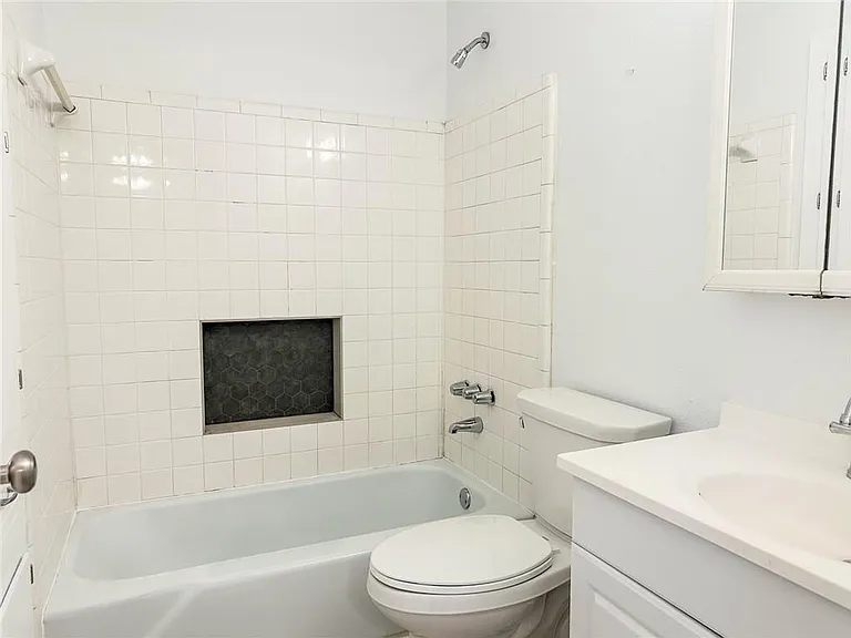 800 Martin Behrman Ave #205 — Photo 13