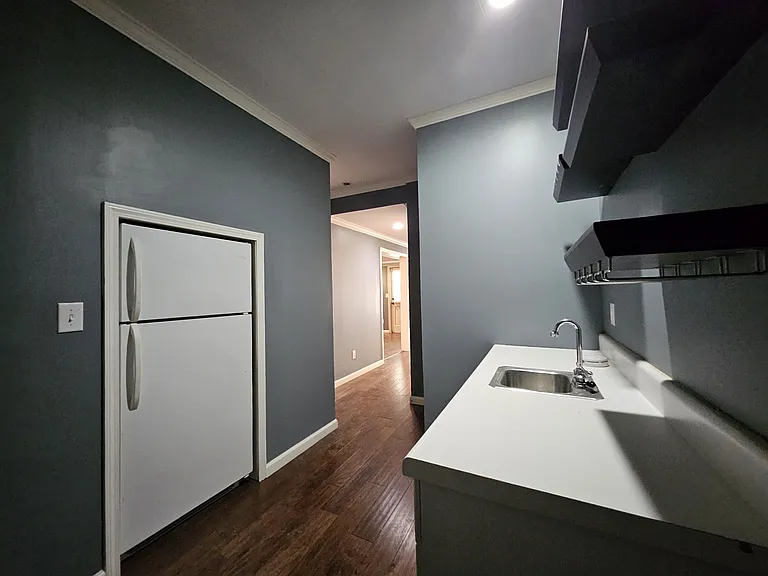 450 Eastbourne Way — Photo 22