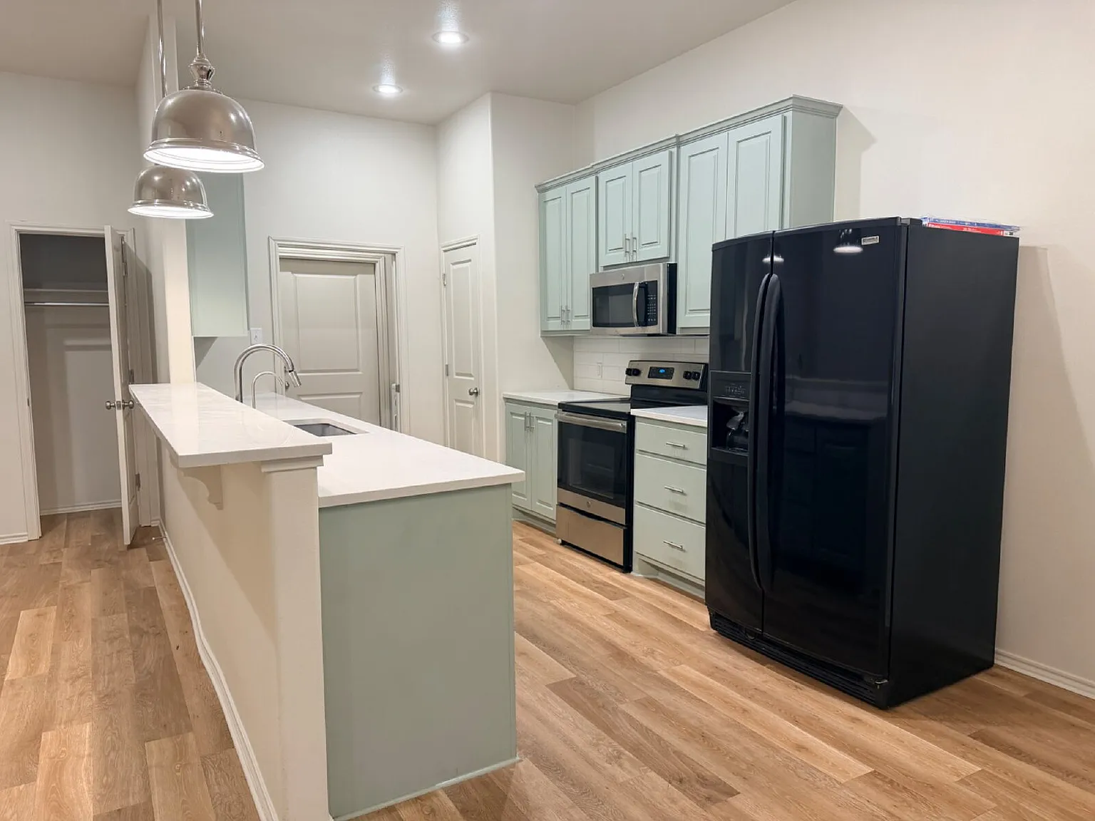 2 bed, 2.0 bath, 1426 sqft, $1,550 — Photo 3