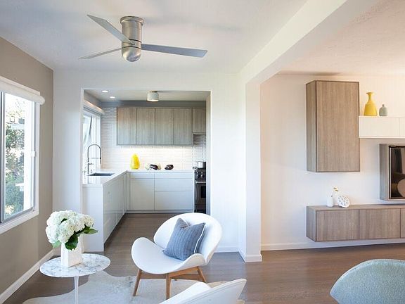 Sitting area in front of spectacular view or Mt. Tam and all