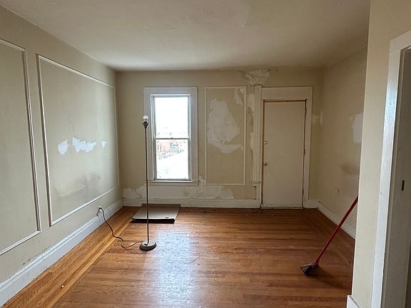 5th image of 92 Sylvan Ave #B