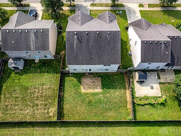 3rd image of 611 Quail Hollow Dr