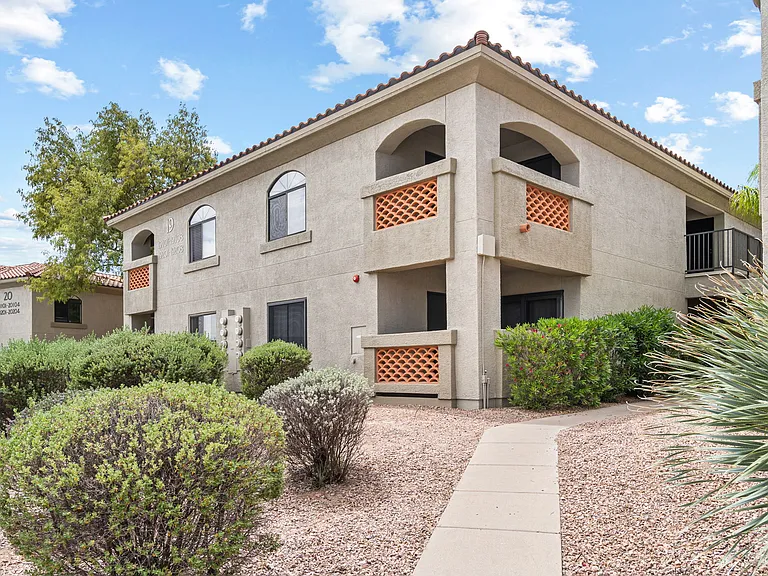 1-web-or-mls-5751 N Kolb Rd 19208-20_05202026