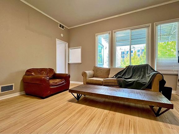 2nd image of 2832 Summit St APT 2