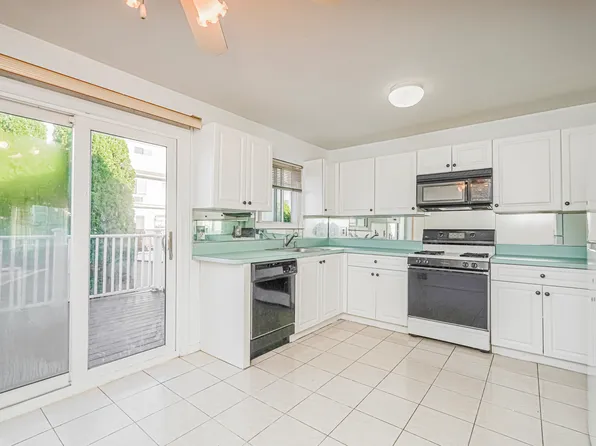 30 Westport Lane image 9 of 29