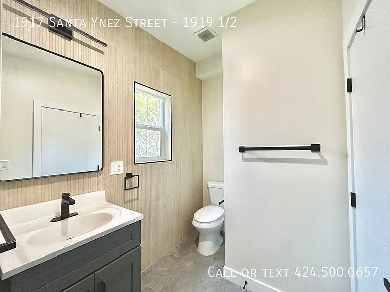 1917 Santa Ynez St #1919-1/2 — Photo 24