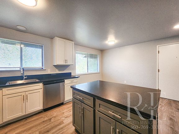 5th image of 811 Kendall St
