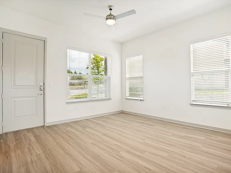Jefferson Arbor Townhomes — Photo 9
