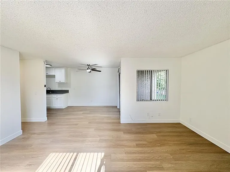 Baylor Apartments - 7531 — Photo 11