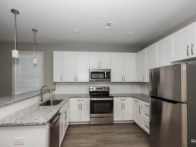 124 Gregory Rd — Photo 4