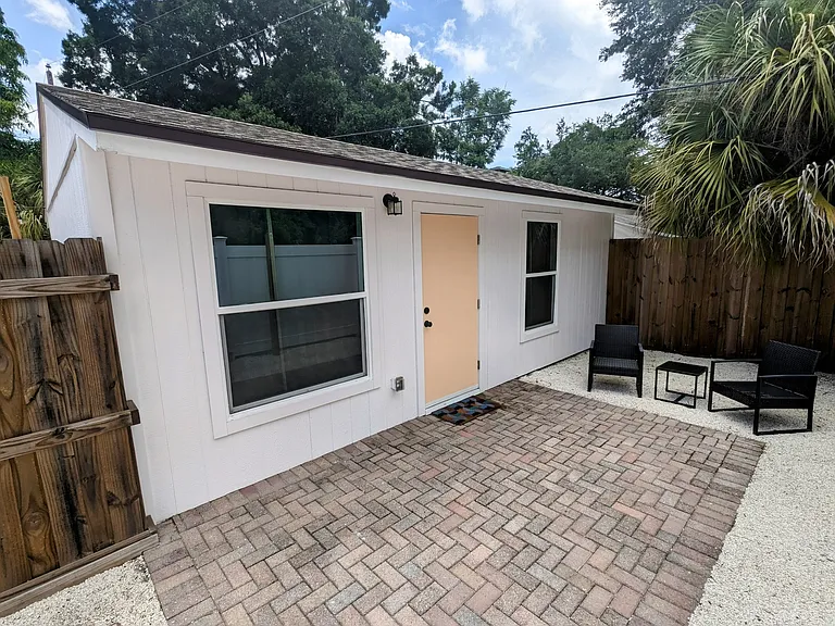 2153 Bougainvillea St #B — Photo 11