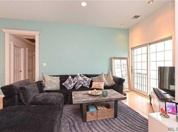 5th image of 16723 Powells Cove Blvd