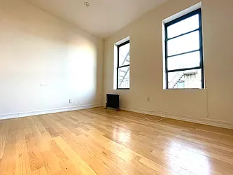 Rented by R New York