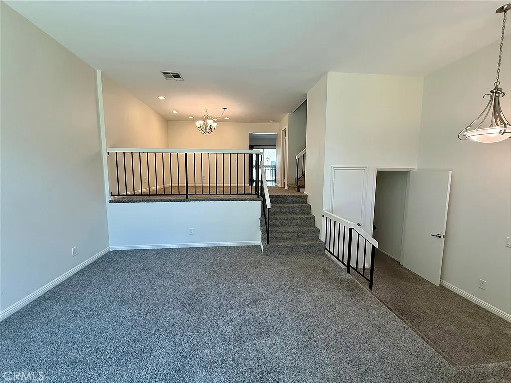 3 bed, 2.5 bath, 1610 sqft, $4,900 — Photo 4