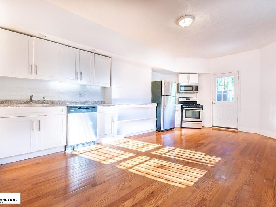 1st image of 76 1st Pl APT 1