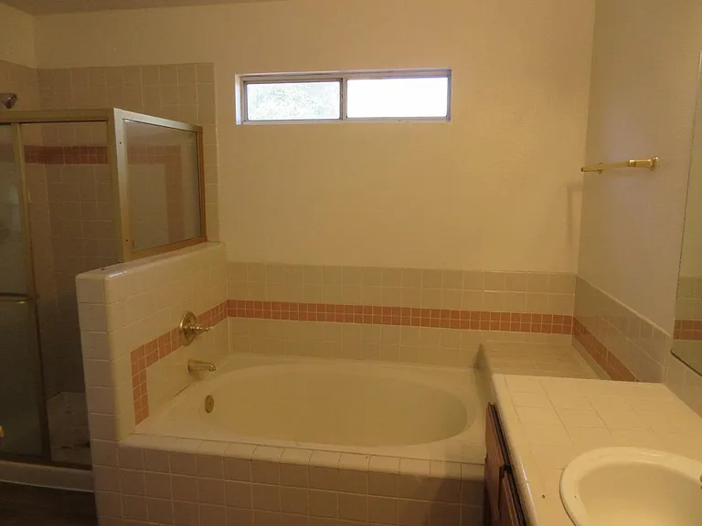 993 E Edgemont Dr — Photo 17