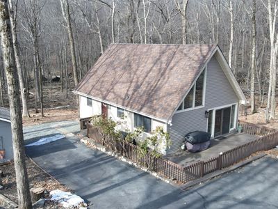 102 Portage Ln, Hawley, PA, 18428