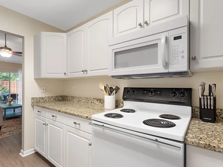 1361 Pinnacle Ln — Photo 14