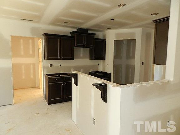 3rd image of 214 Hillcrest Ln