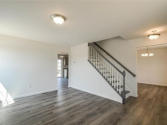 3rd image of 4936 Coatbridge Ln